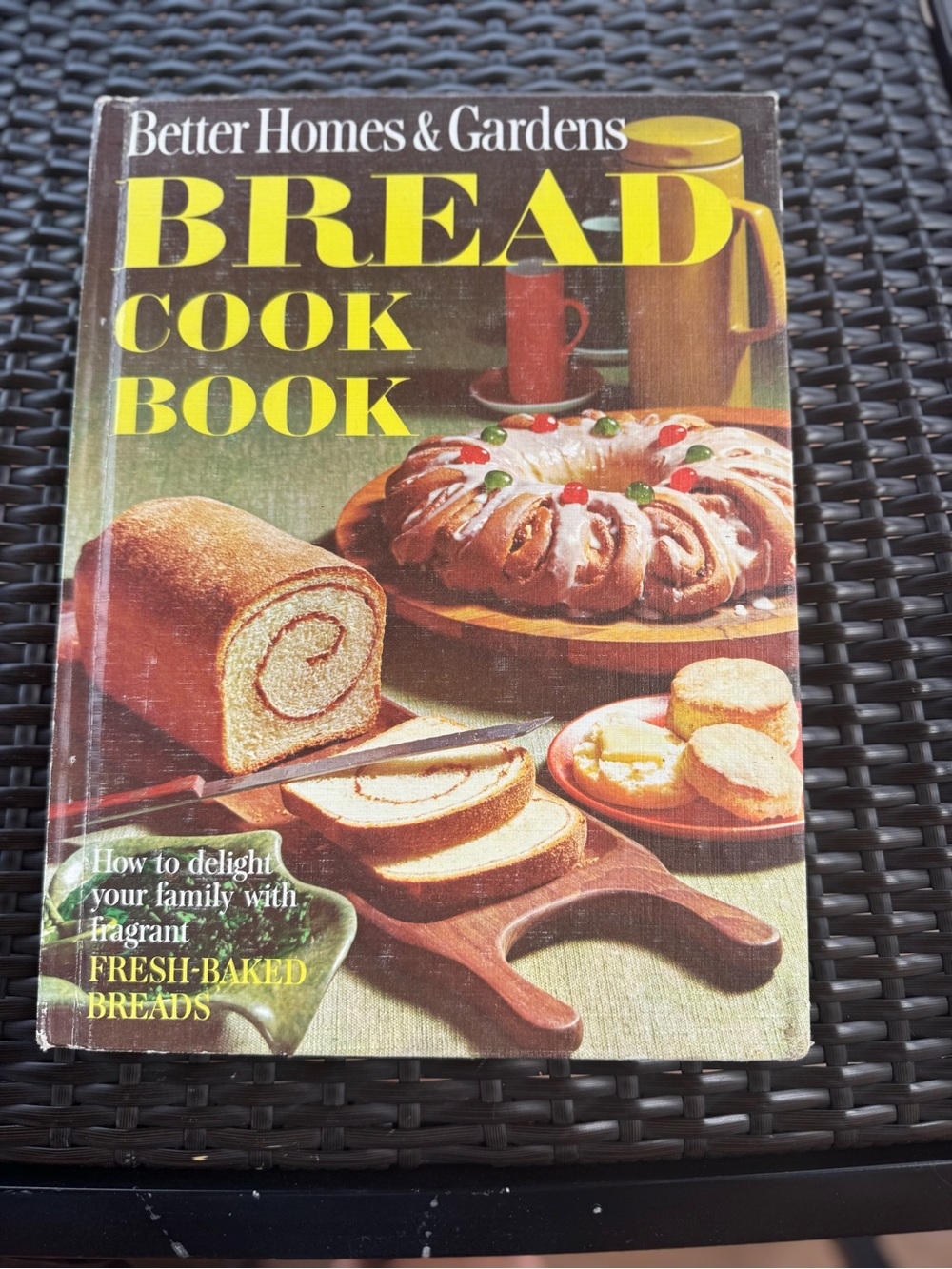 Vintage Better Homes And Gardens Homemade Bread Cook Book 1973 HC
